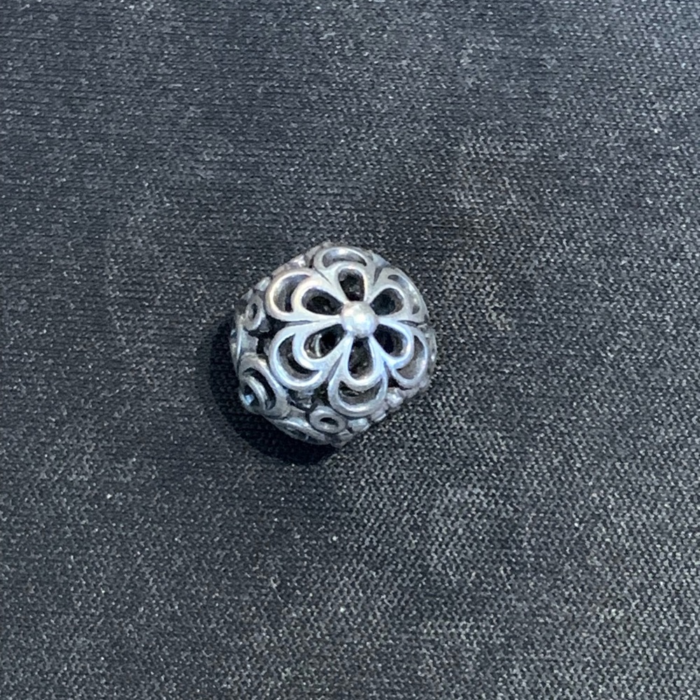 PANDORA CHARM